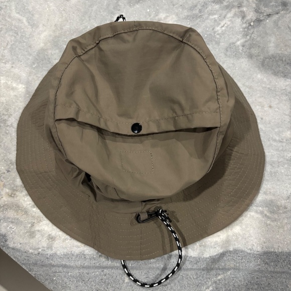 BUCKET HAT - Picture 3 of 11